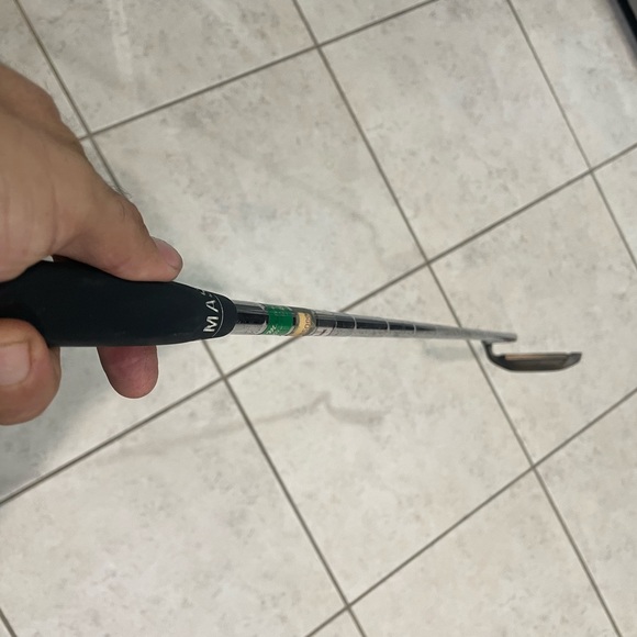 Vintage golf putter by Old master in right hand - Picture 3 of 9